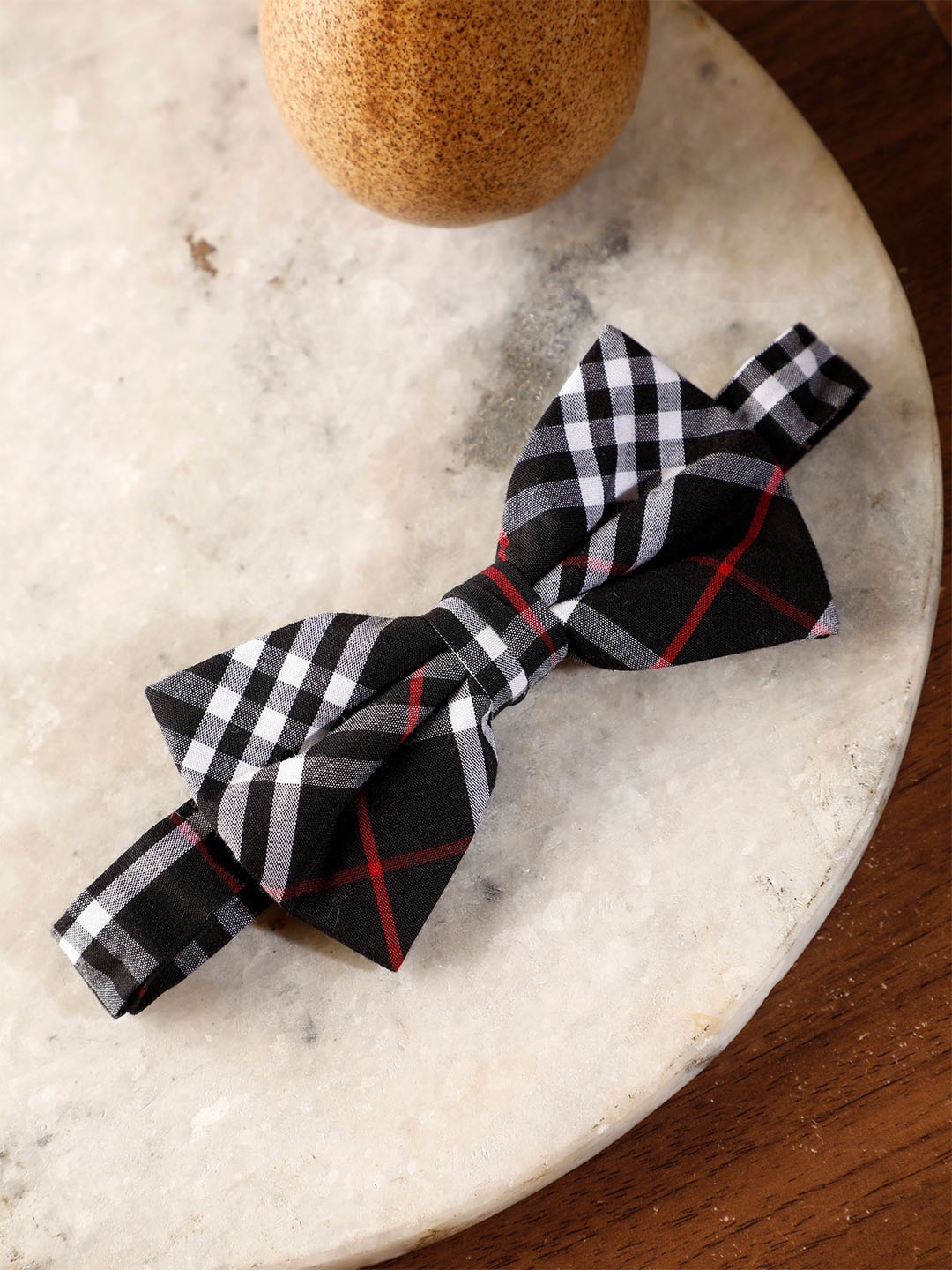 

Alvaro Castagnino Men Striped Bow Tie, Black