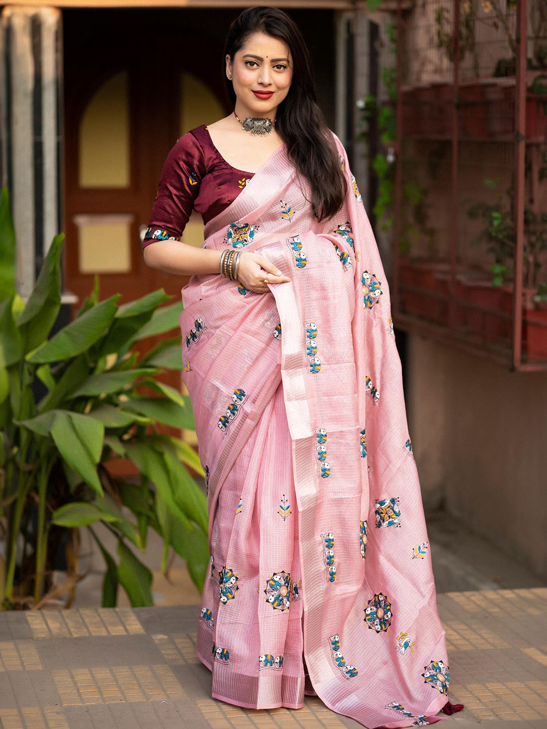 

Ekasya Ethnic Motifs Printed Zari Designer Saree, Mauve