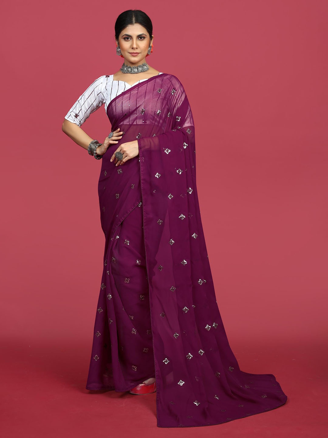 

Ekasya Sequinned Embellished Saree, Magenta