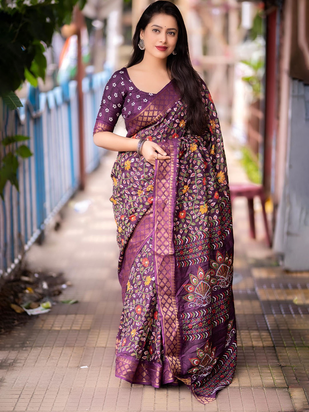

Ekasya Floral Printed Kalamkari Designer Saree, Magenta