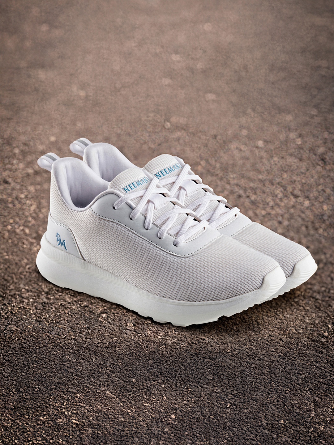 

NEEMANS Men Textured Tread Basics Lightweight Sneakers, White