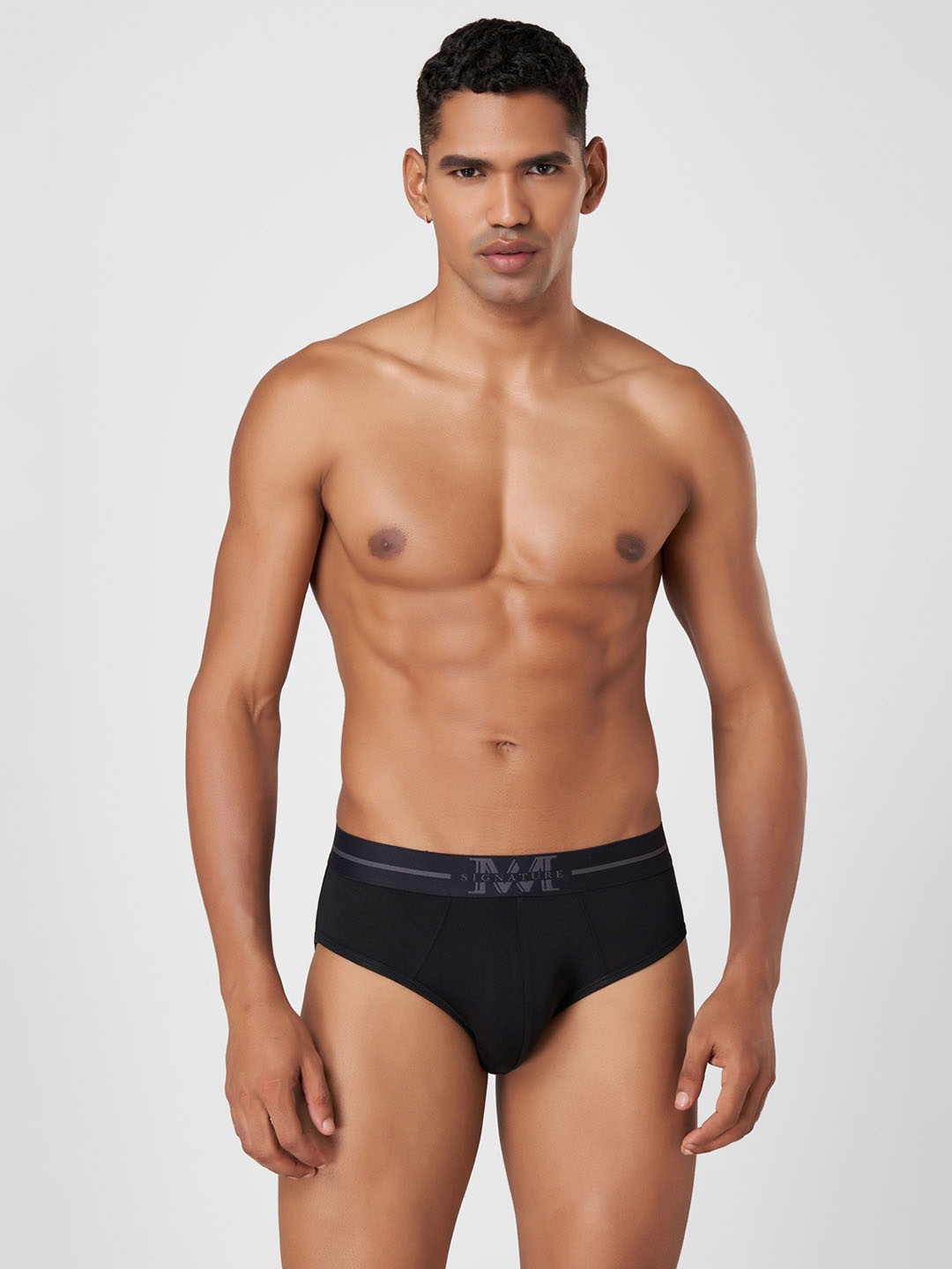 

Macroman M-Series Mid-Rise Moisture Wicking Basic Briefs 8903978391984, Black