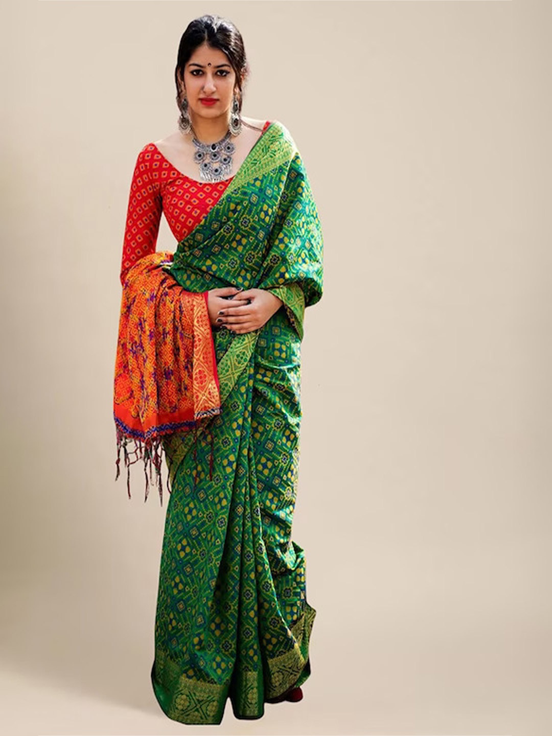 

Divyadham Textiles Ethnic Motifs Woven Design Zari Pure Silk Patola Saree, Green