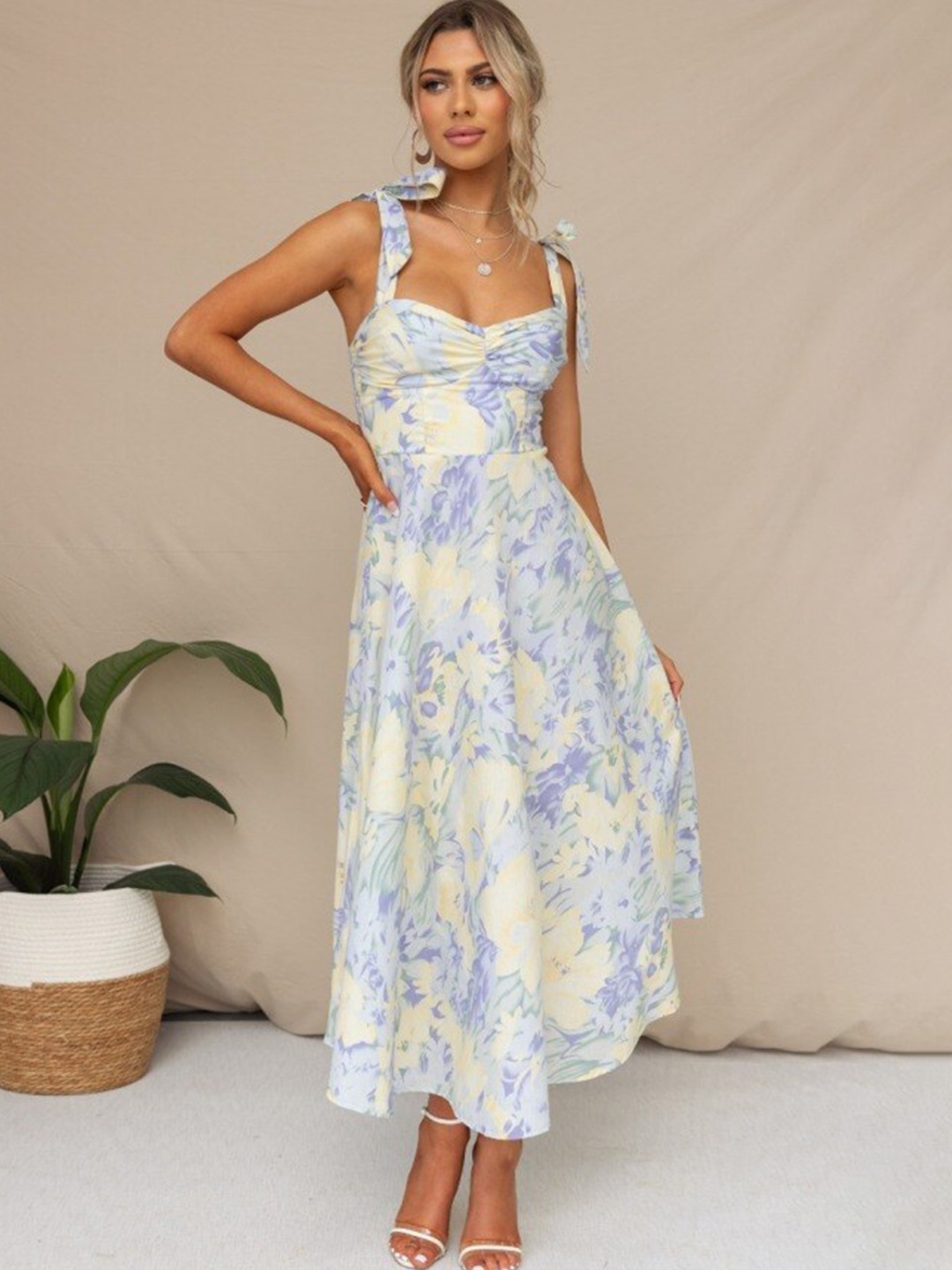 

StyleCast Yellow & Blue Sweetheart Neck Maxi Fit and Flare Dress