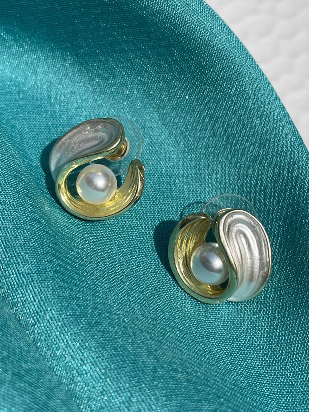 

Krelin Gold-Plated Stone Studded & Beaded Studs Earrings