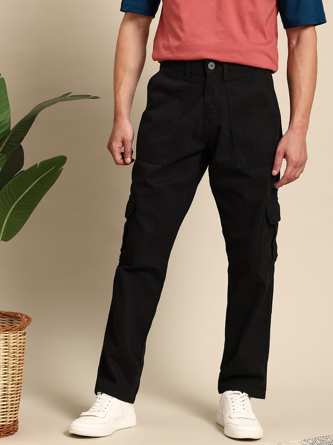 

Mast & Harbour Men Pure Cotton Cargo Jeans, Black
