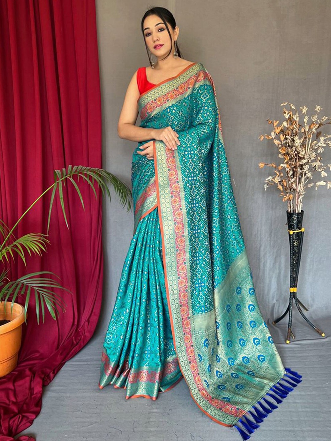 

Satrani Jacquard & Tassels Zari Art Silk Fusion Saree, Blue