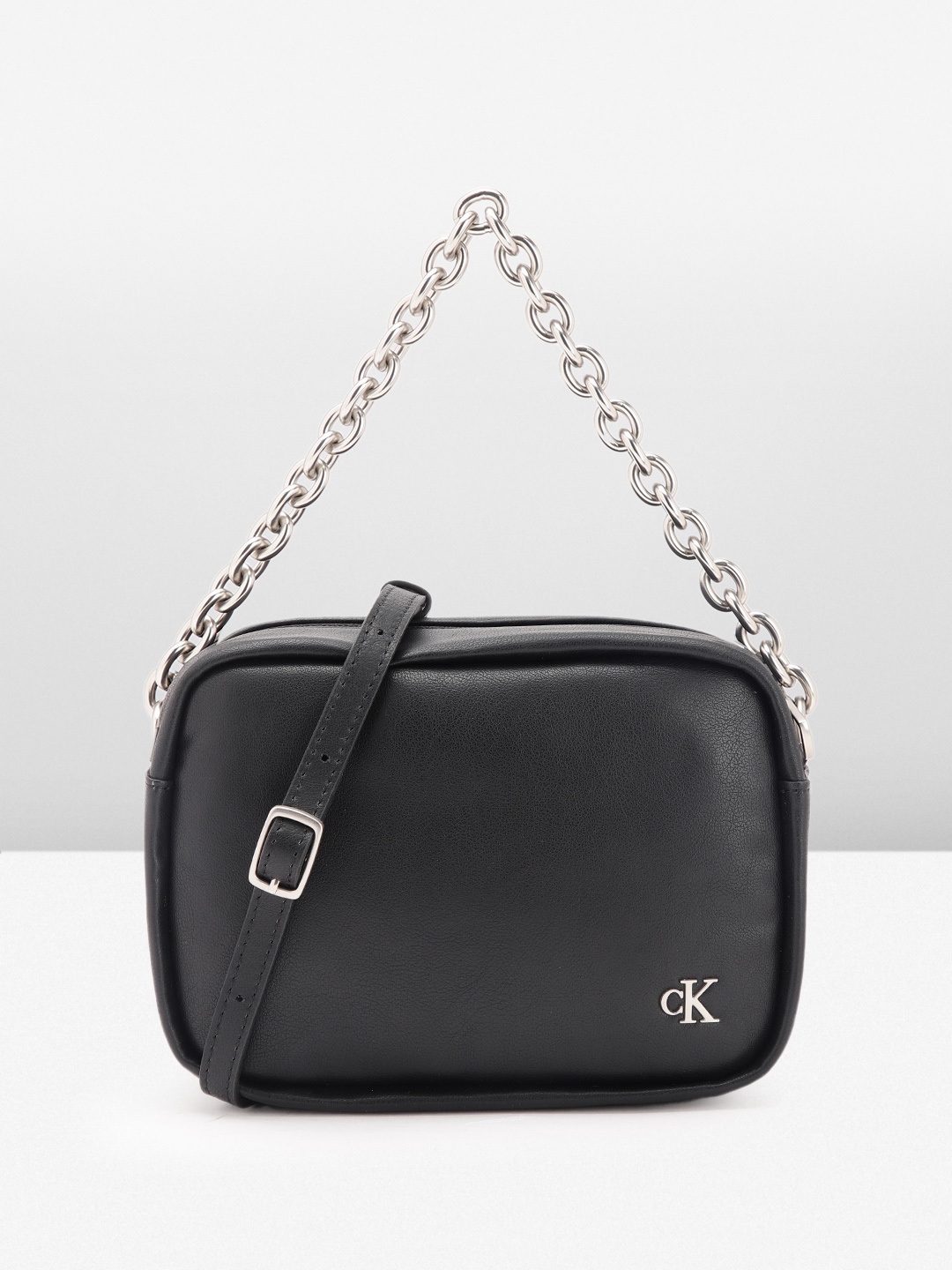 

Calvin Klein Women Solid Handheld Bag, Black