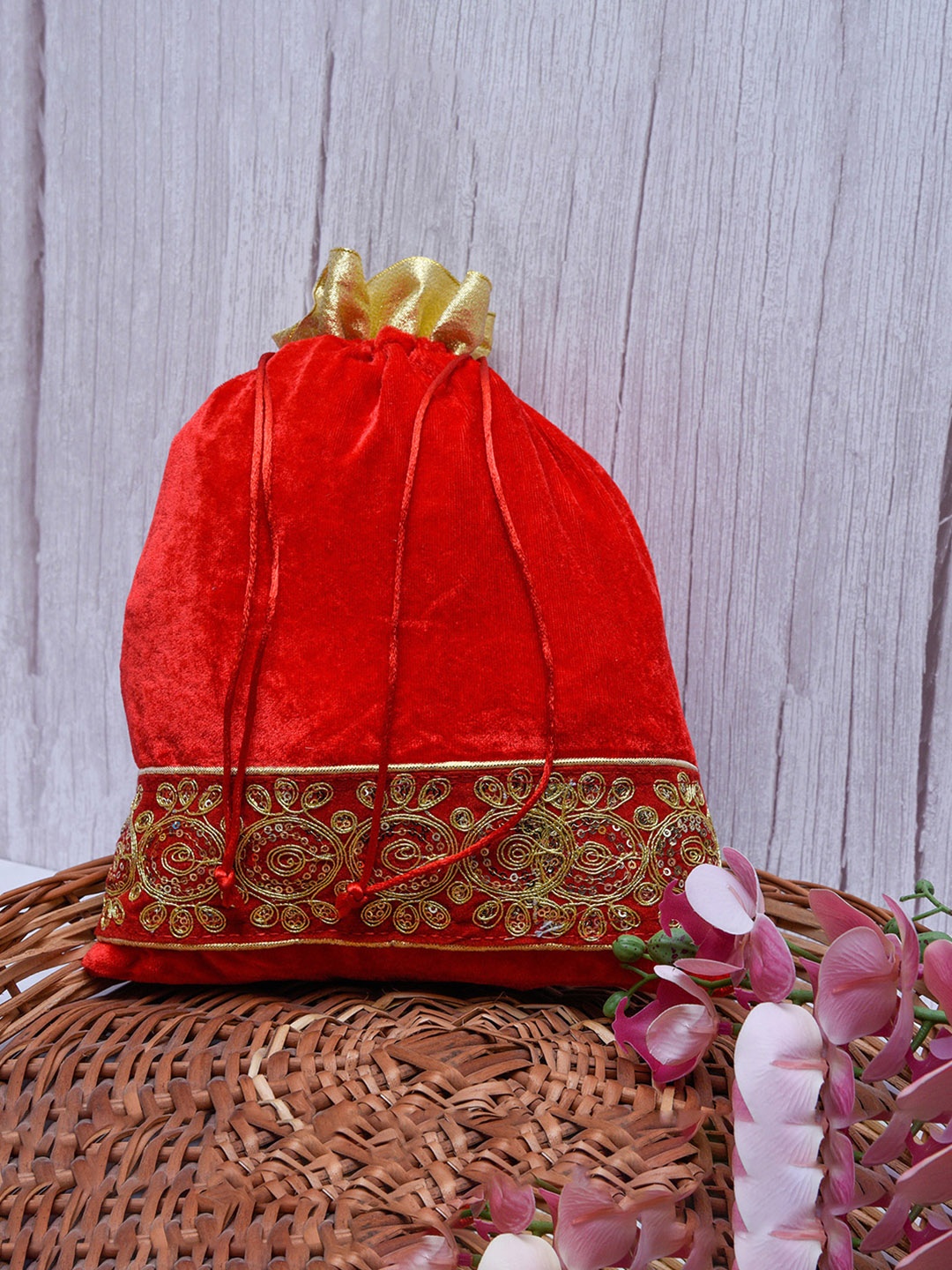 

Kuber Industries Unisex Pack of 8 Embroidered Wedding Potli Clutch, Red