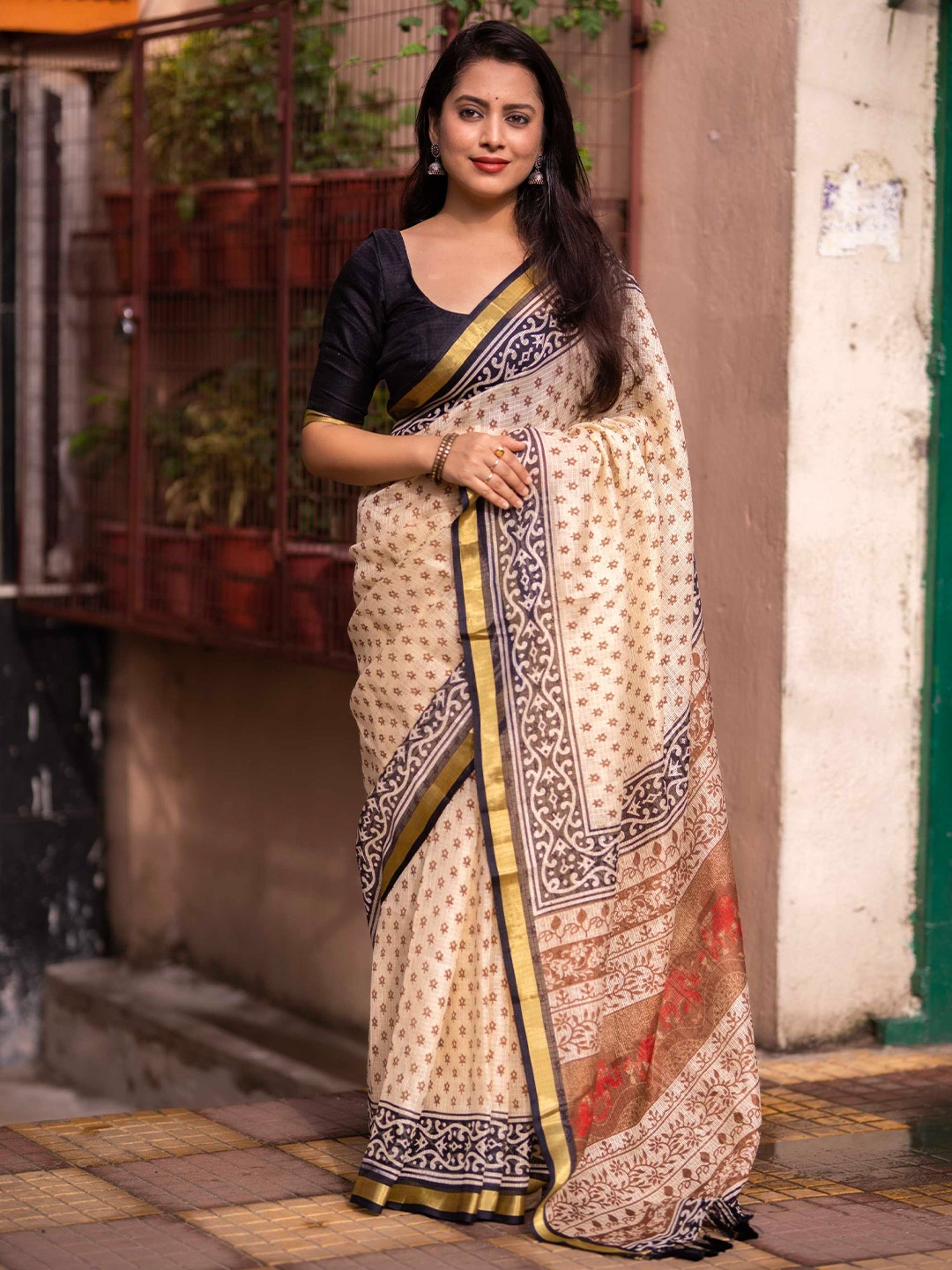 

Mitera Embellished Silk Blend Designer Kota Saree, Cream