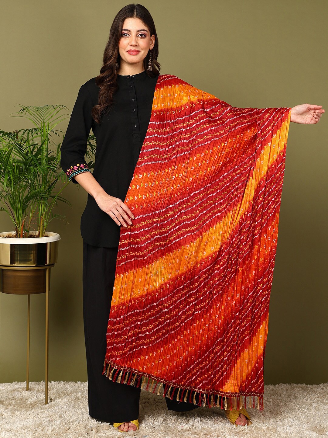 

mokshi Bandhani Printed Dupatta, Maroon