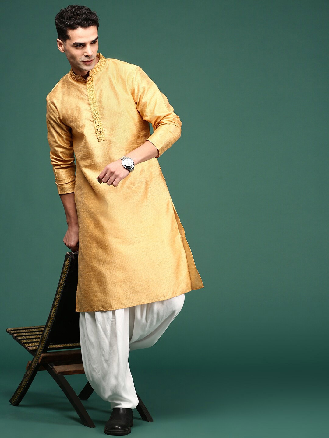 

Sangria Jacquard Embroidered Mandarin Collar Kurtas, Beige