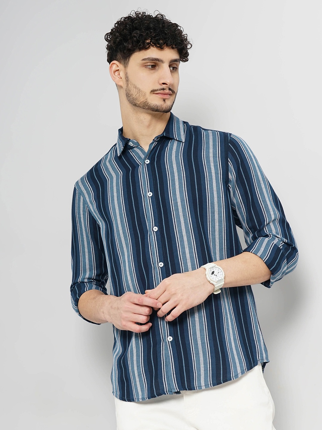 

Celio Opaque Vertical Stripes Spread Collar Casual Shirt, Blue