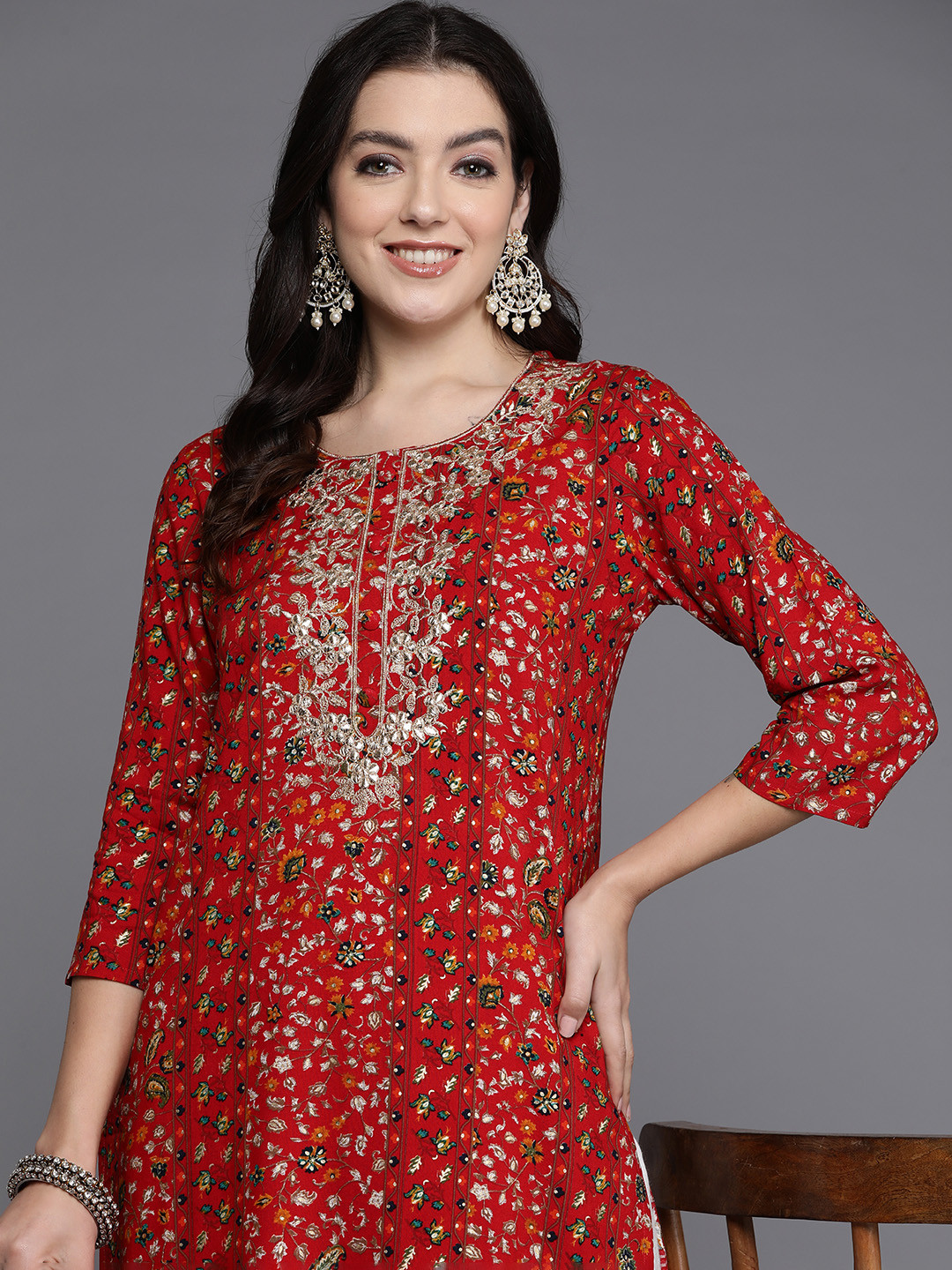 

Indo Era Women Floral Printed Gotta Patti Floral Kurta, Red