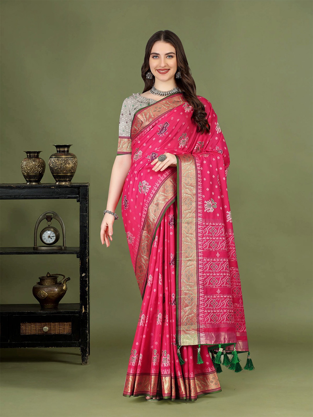 

NIWAA Ethnic Motifs Woven Design Zari Silk Blend Patola Saree, Pink