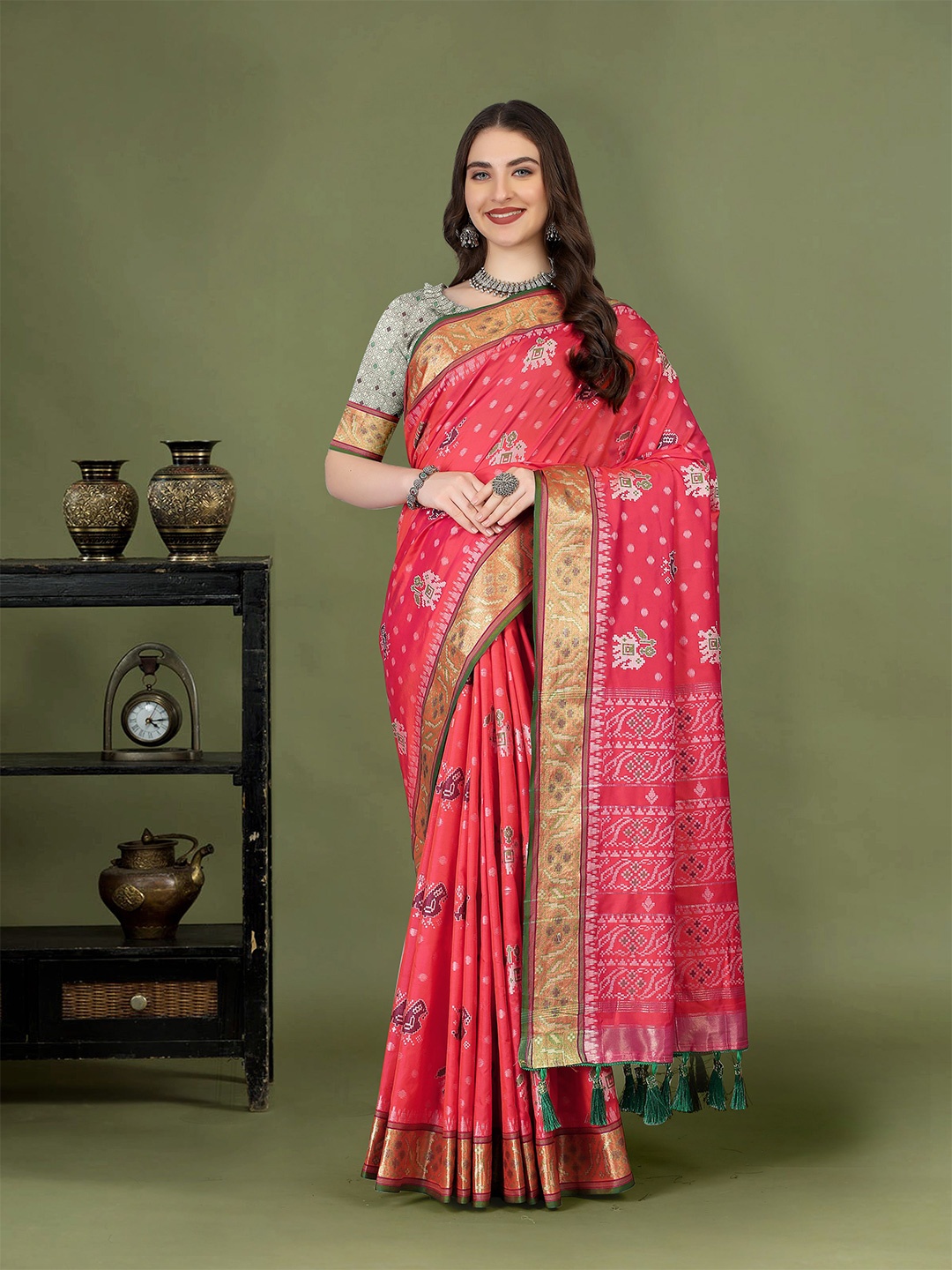 

NIWAA Ethnic Motifs Woven Design Zari Patola Saree, Pink