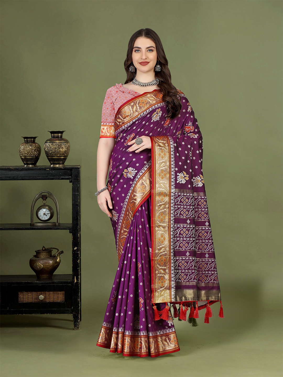 

NIWAA Ethnic Motifs Woven Design Zari Silk Blend Patola Saree, Purple