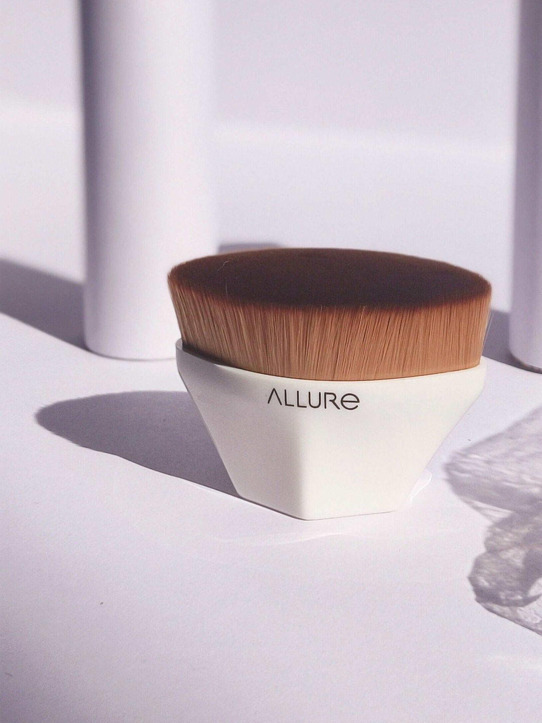 

ALLURE Magic Foundation Brush - White