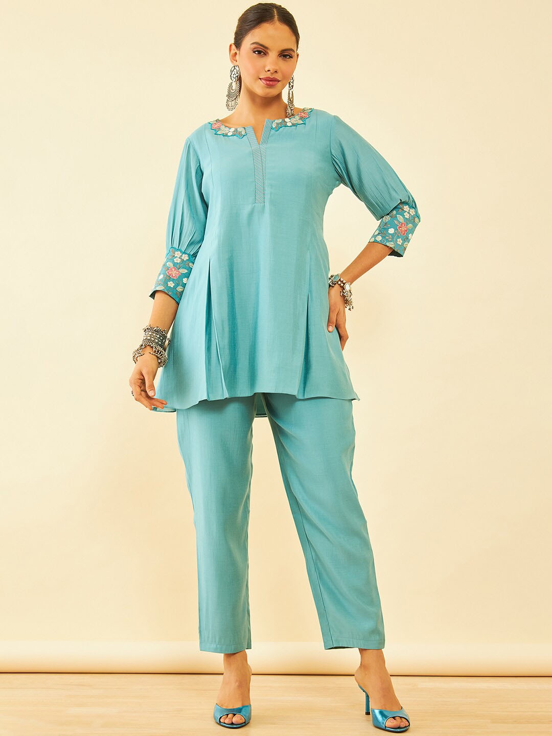 

Soch Embroidered Regular Thread Work Kurta with Trousers, Turquoise blue