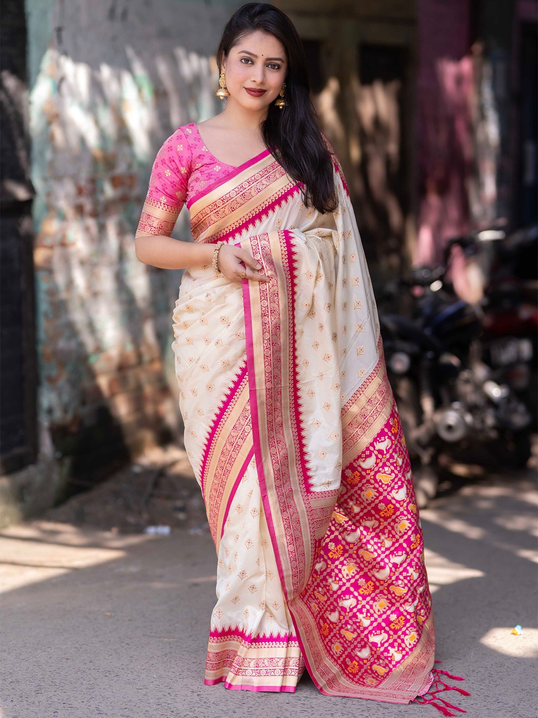 

Mitera Woven Design Zari Silk Blend Designer Patola Saree, White