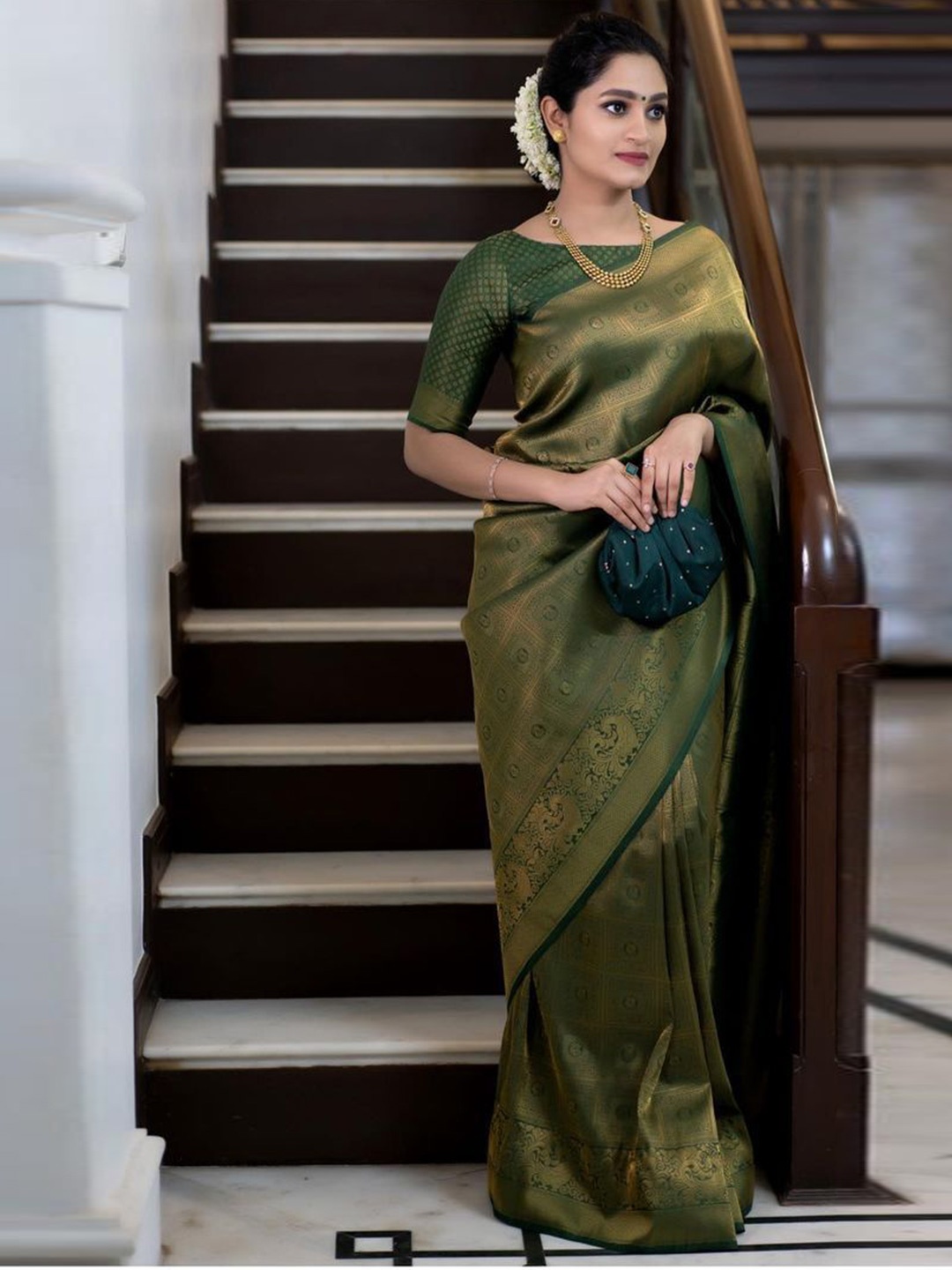 

Linza Ethnic Motifs Woven Design Zari Pure Silk Banarasi Saree, Green