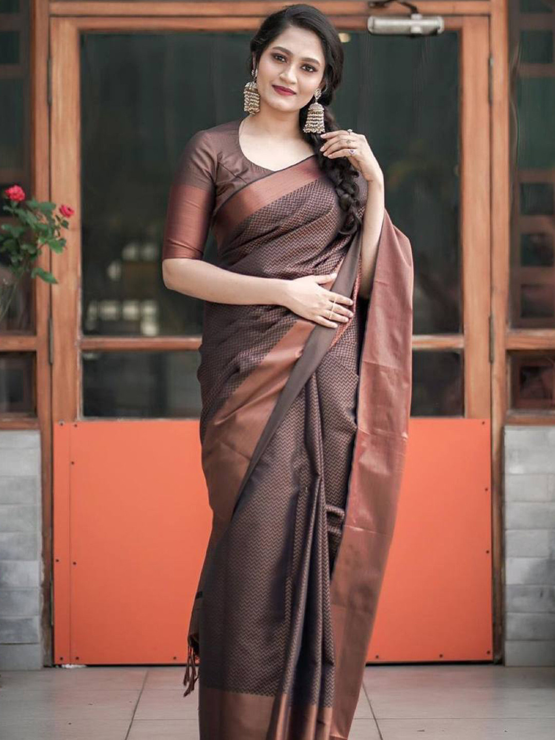 

Linza Geometric Woven Design Zari Pure Silk Banarasi Saree, Brown