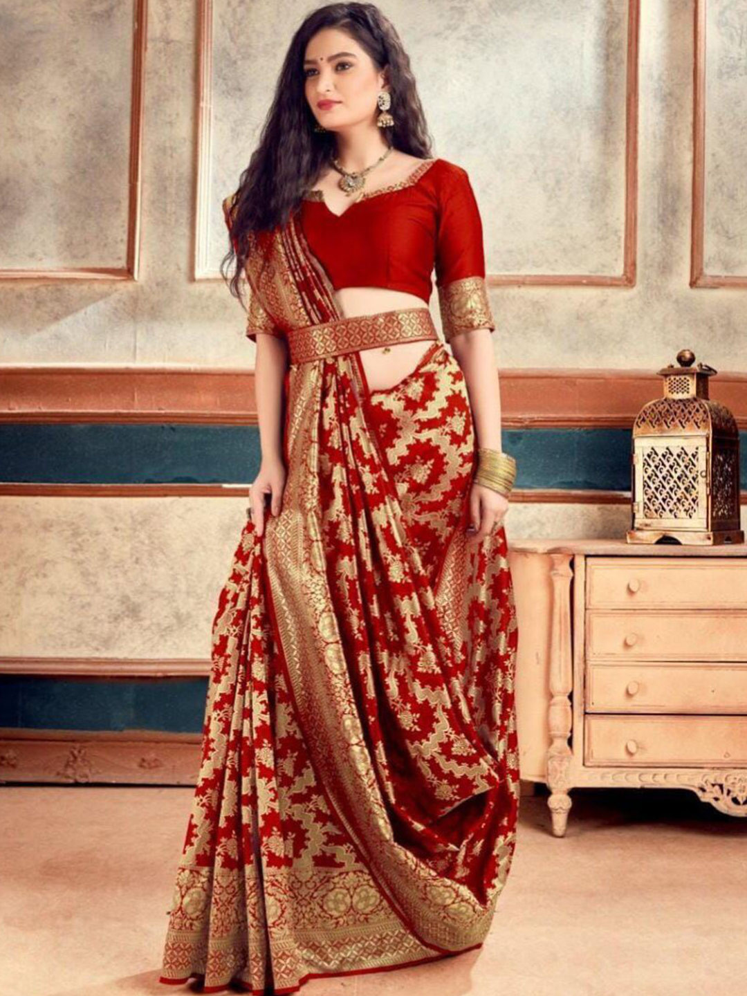 

Linza Woven Design Abstract Pure Silk Banarasi Zari Saree, Red