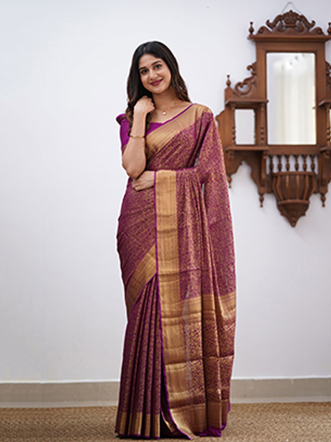 

Linza Woven Design Zari Pure Silk Banarasi Saree, Purple