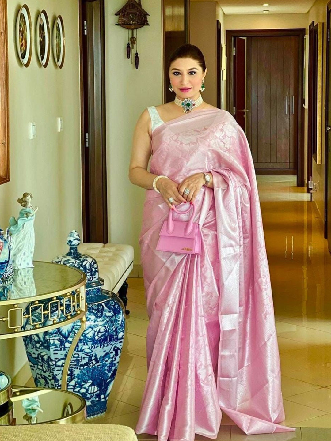 

Linza Woven Design Zari Pure Silk Banarasi Saree, Pink