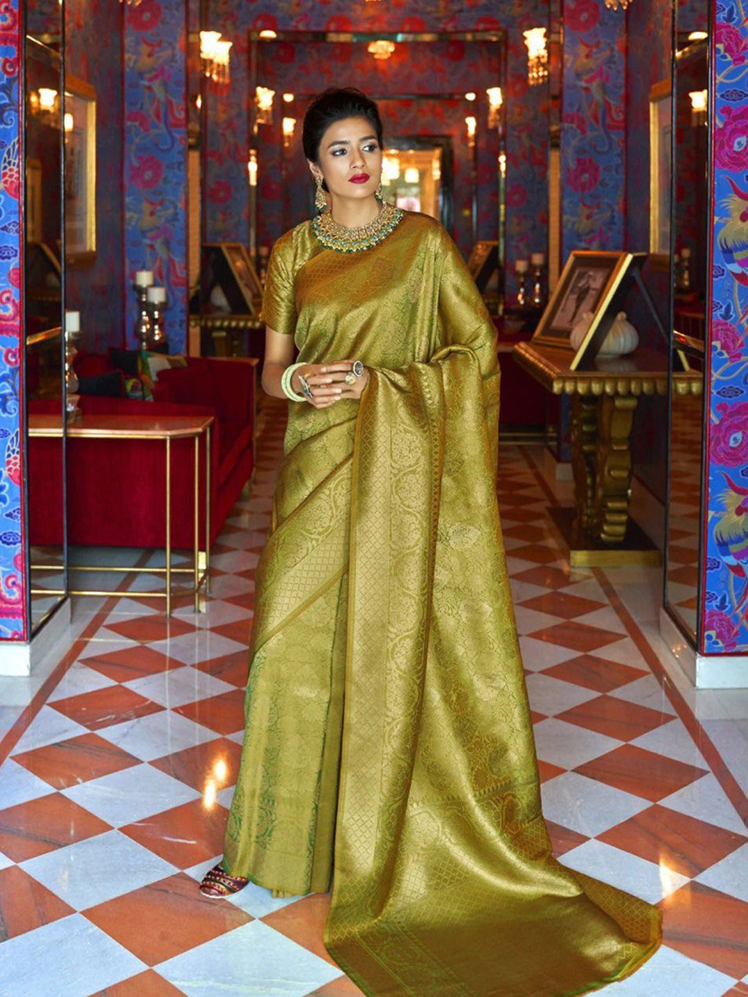 

Linza Woven Design Pure Silk Banarasi Saree, Lime green
