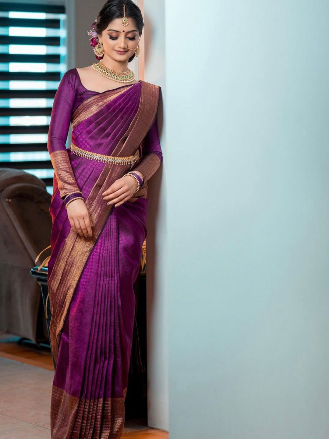 

Linza Woven Design Zari Pure Silk Banarasi Saree, Purple