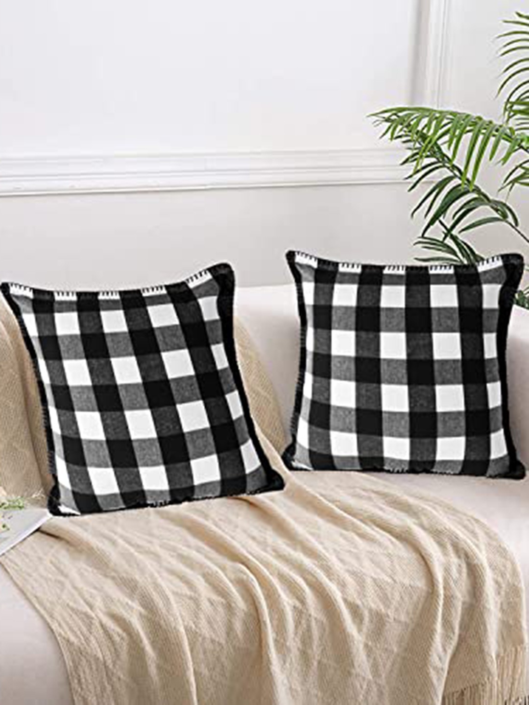 

Lushomes Black & White 2 Pieces Checked Square Cushion Covers