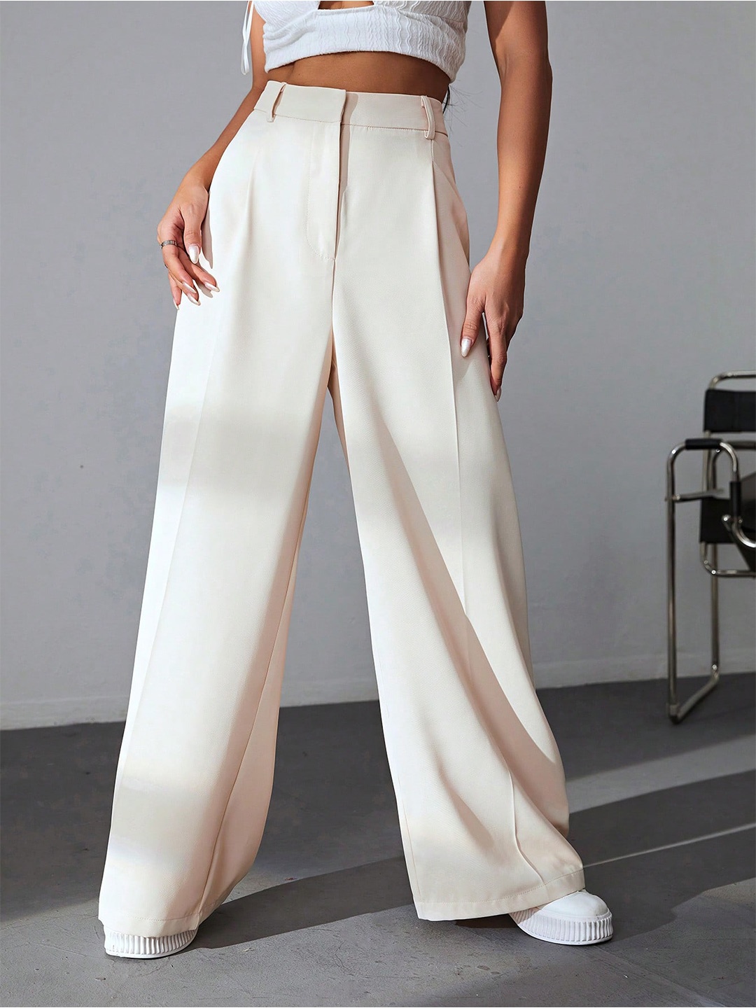 

AAHWAN Women Loose Fit High-Rise Plain Parallel Trousers, Off white