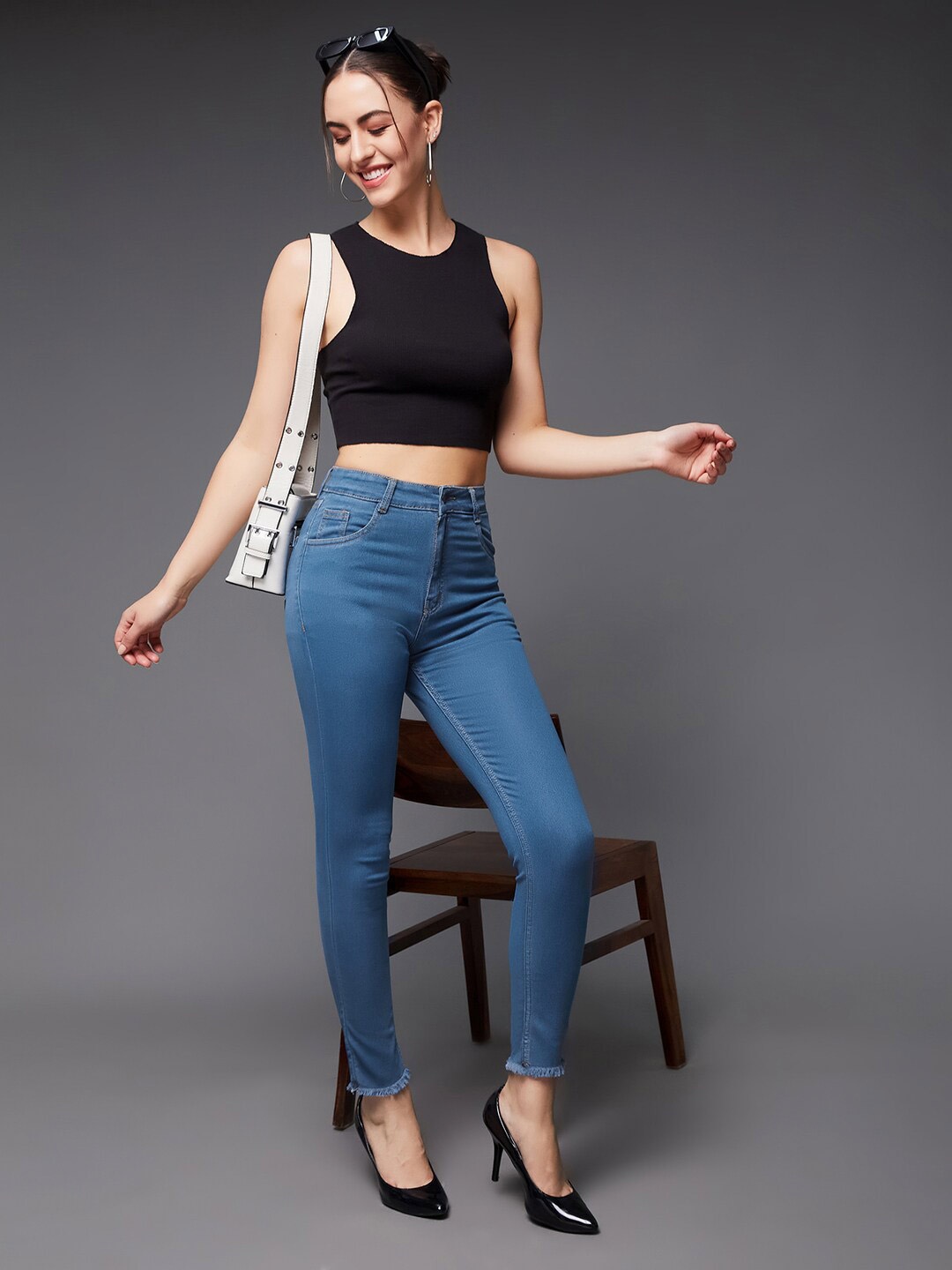 

Roadster Women Skinny High Rise Cropped Length Fringe Detailing Stretchable Denim Jeans, Blue