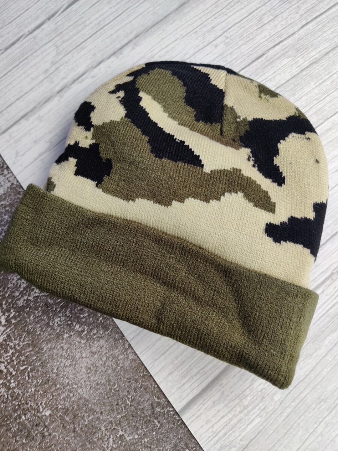

EL REGALO Men Printed Beanie, Green