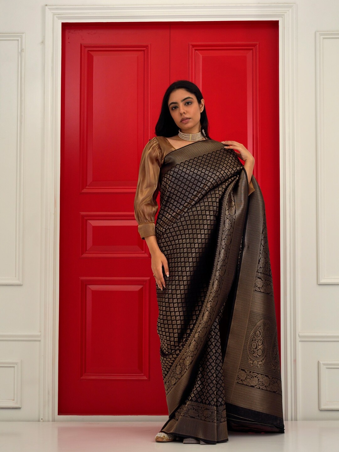 

Tikhi Imli Zari Ethnic Motifs Woven Design Saree, Black