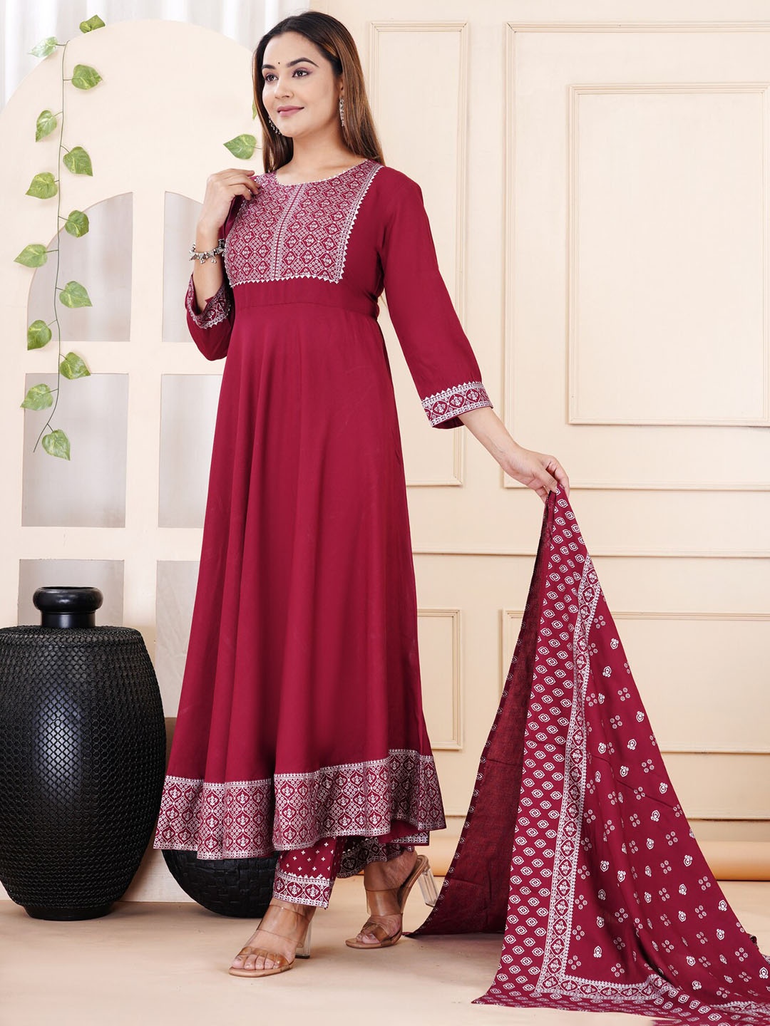 

PURSHOTTAM WALA Ethnic Motifs Printed Regular Kurta with Palazzos & Dupatta, Maroon