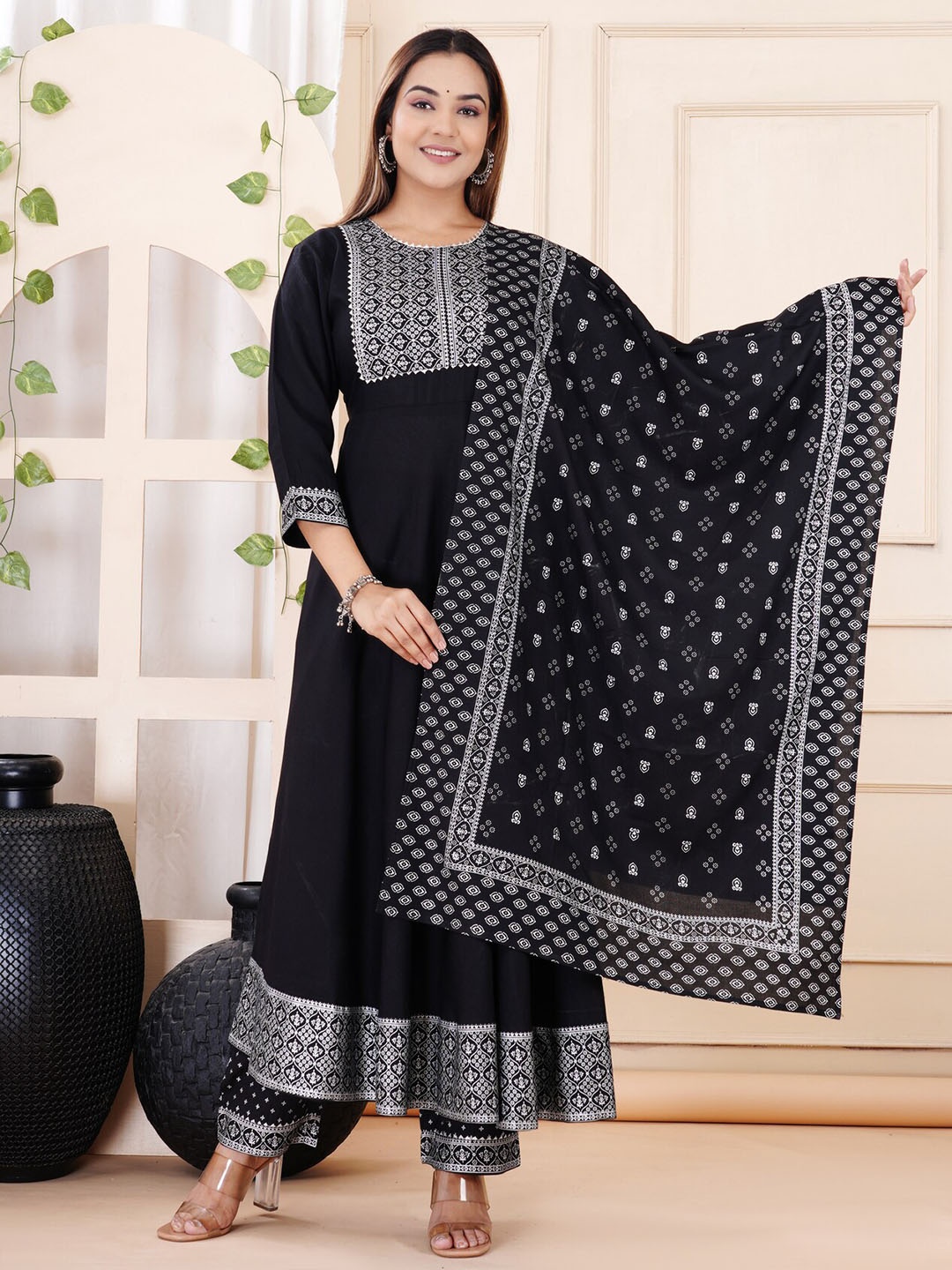 

PURSHOTTAM WALA Ethnic Motifs Printed Regular Kurta with Palazzos & With Dupatta, Black