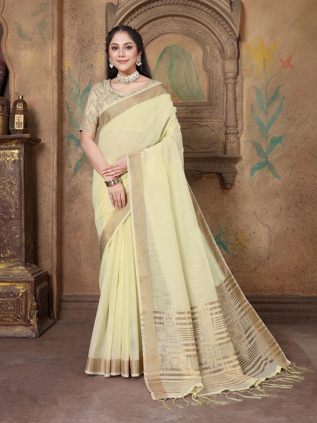 

GAJARAI Woven Design Zari Pure Linen Saree, Off white