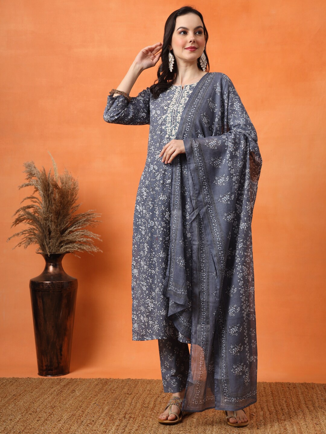 

Anouk Floral Embroidered Regular Pure Cotton Kurta with Trousers & Dupatta, Grey