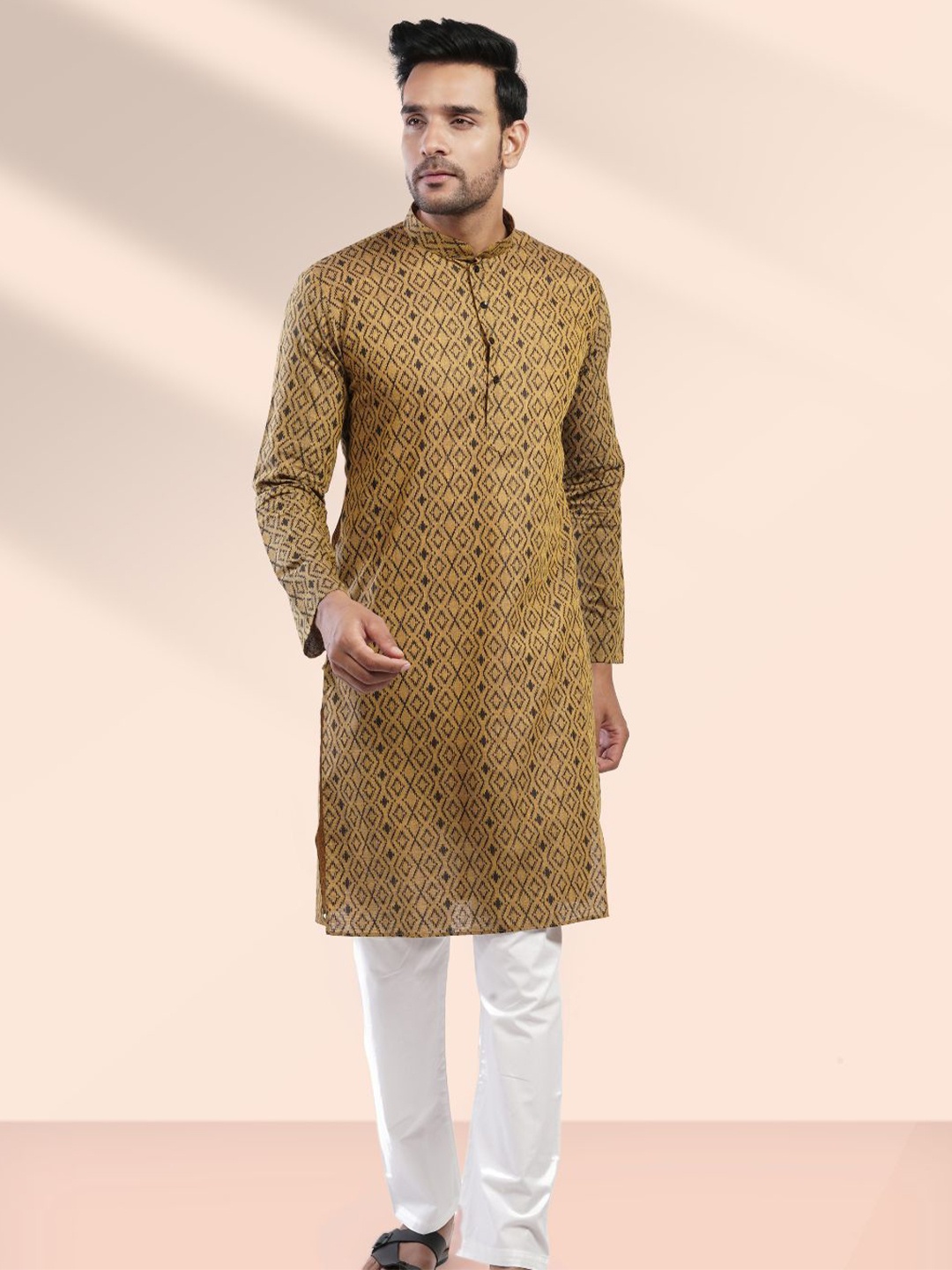 

Lightpole Gometric Printed Mandarin Collar Cotton Kurta, Mustard