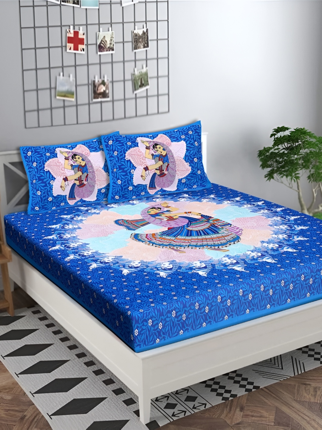 

UBANIA COLLECTION Blue & White Printed Cotton 120 TC Queen Bedsheet with 2 Pillow Covers