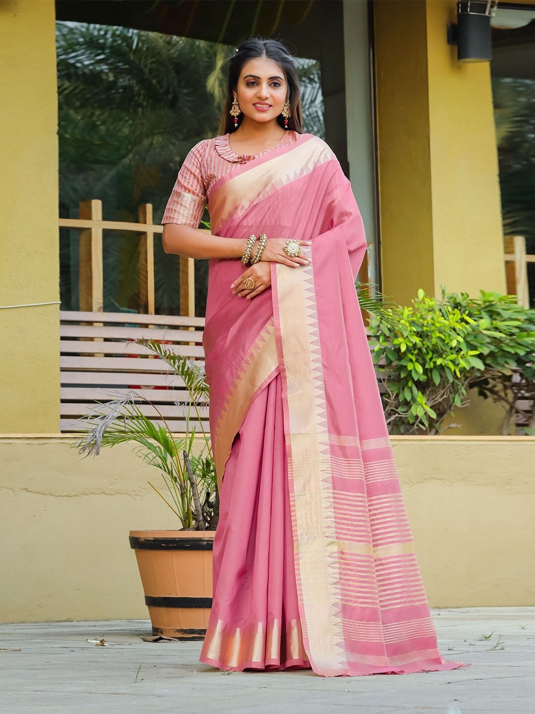 

Mitera Pink Ethnic Motifs Woven Design Zari Silk Cotton Banarasi Saree