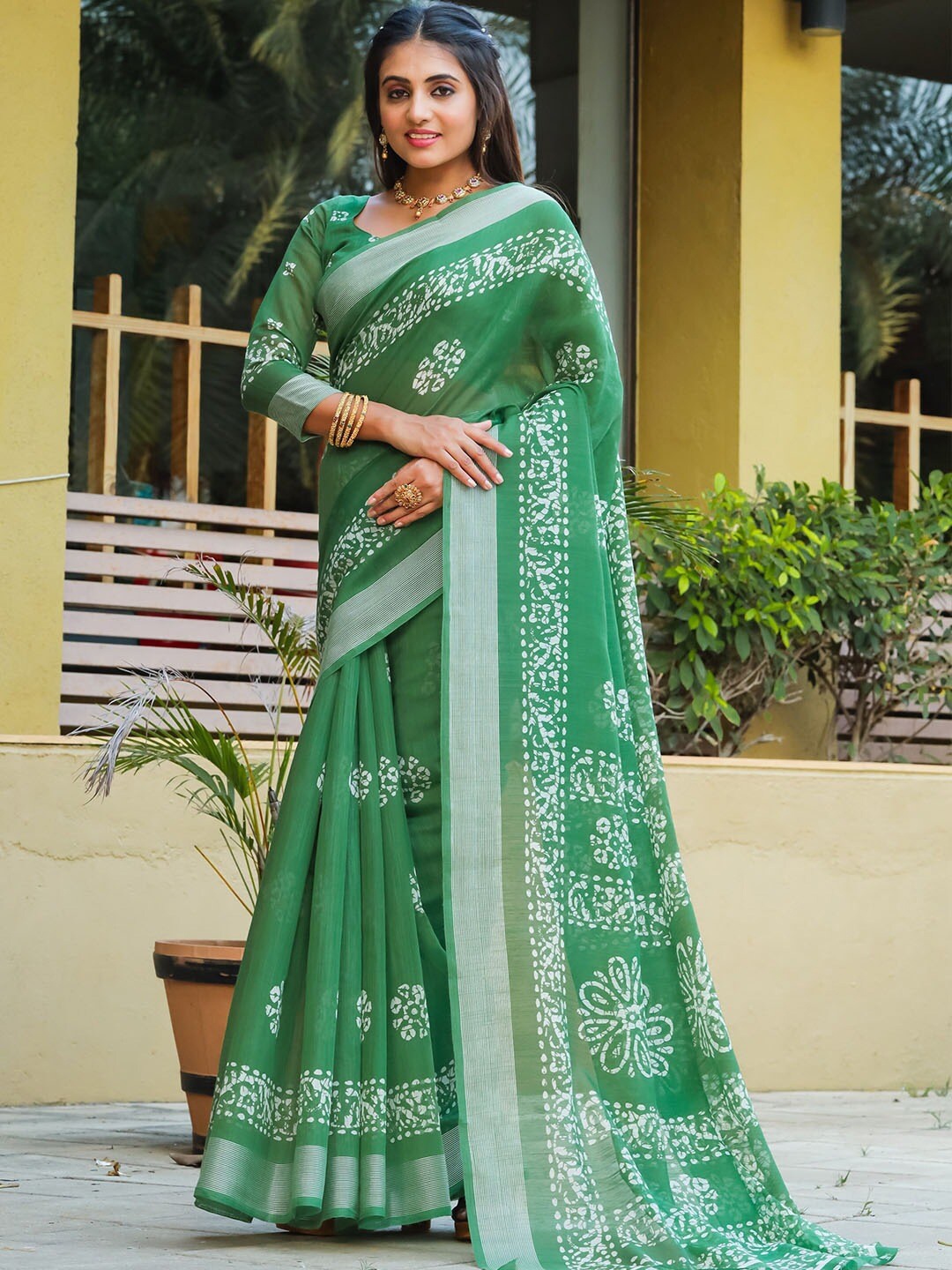 

Mitera Green Batik Block Printed Zari Linen Cotton Saree