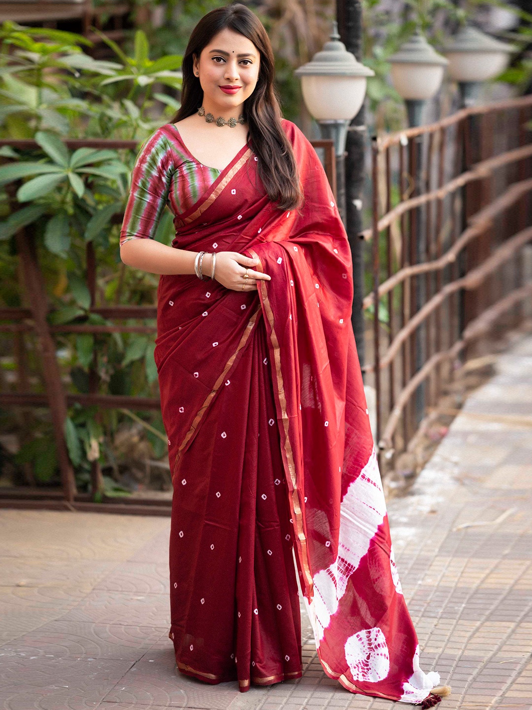 

Mitera Bandhani Designer Block Print Saree, Maroon