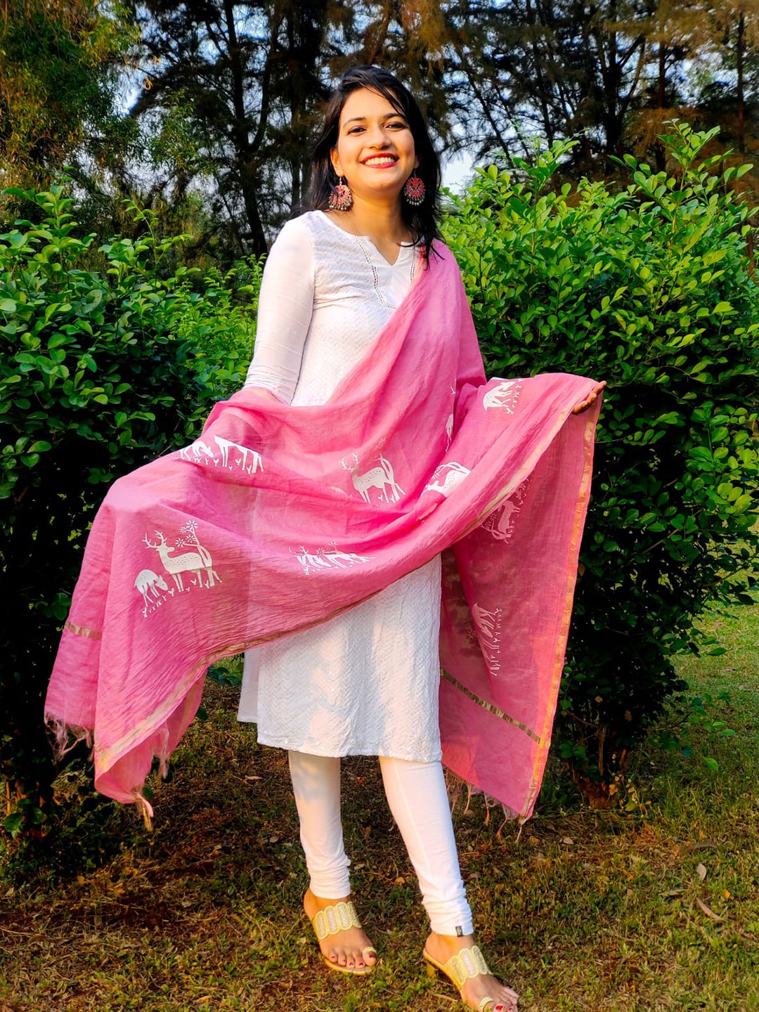 

Apaapi Threads of glory Ethnic Motifs Printed Chanderi Dupatta, Pink