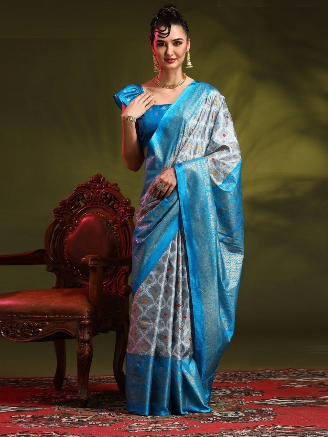 

nirja Fab Ethnic Motifs Foil Printed Bandhani Saree, Grey
