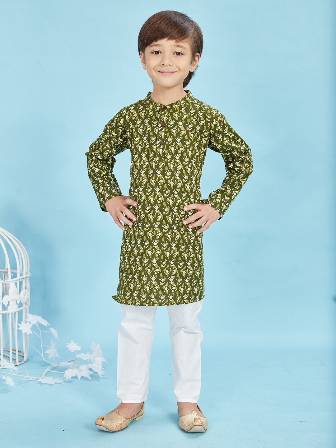 

Maaikid Boys Floral Printed Pure Cotton Straight Kurta With Pyjama, Green