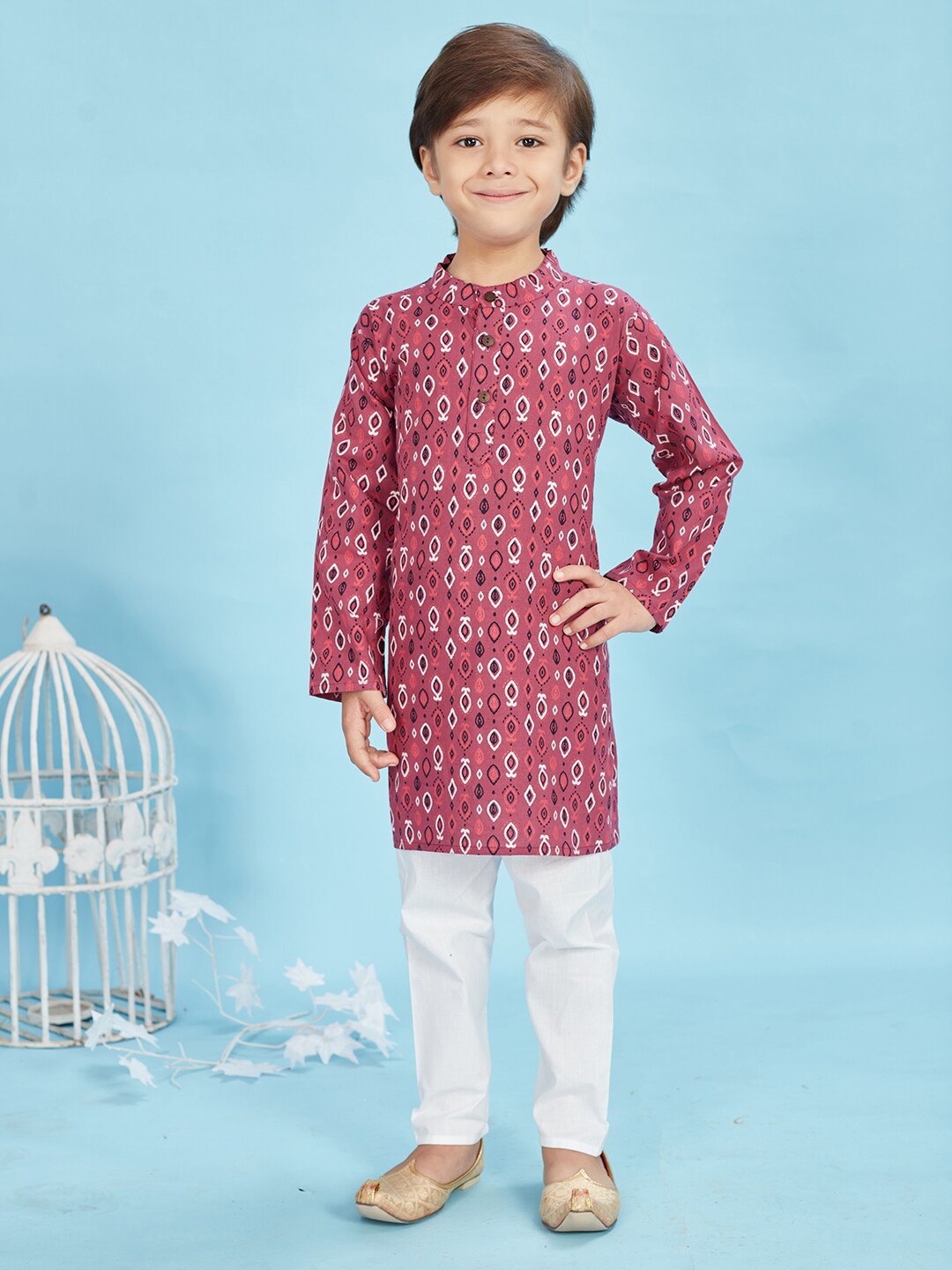 

Maaikid Boys Geometric Printed Pure Cotton Straight Kurta With Pyjama, Magenta