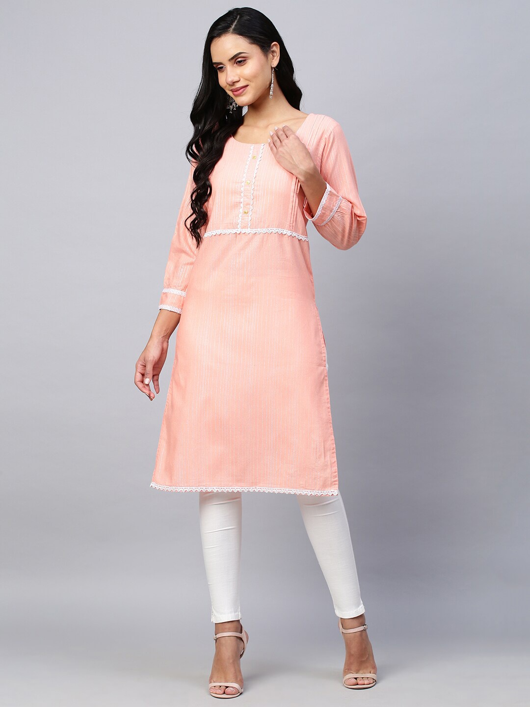 

AMRUTVARSHA CREATION Embroidered Thread Work Straight Kurta, Peach